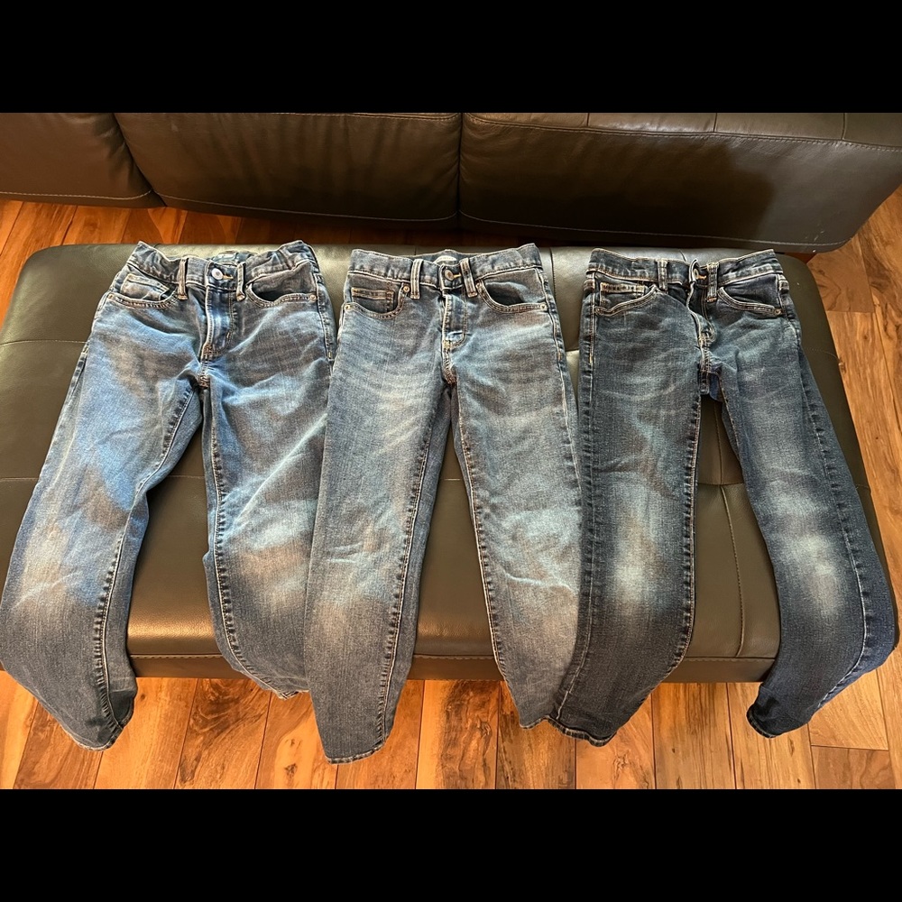 A bundle of size 8 boys regular and slim jeans.  Old navy.